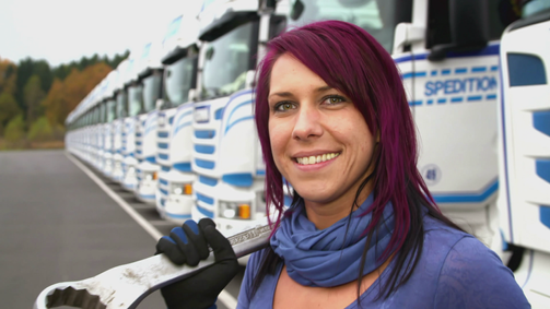 Trucker Babes - 400 PS in Frauenhand Trucker Babes - 400 PS in Frauenhand Folge 6: "Ladies Day" - Katrin erzählt von ihren Erfahrungen