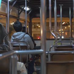 Unterwegs nach Einbruch der Dunkelheit: Wie Großstädte Frauen helfen wollen