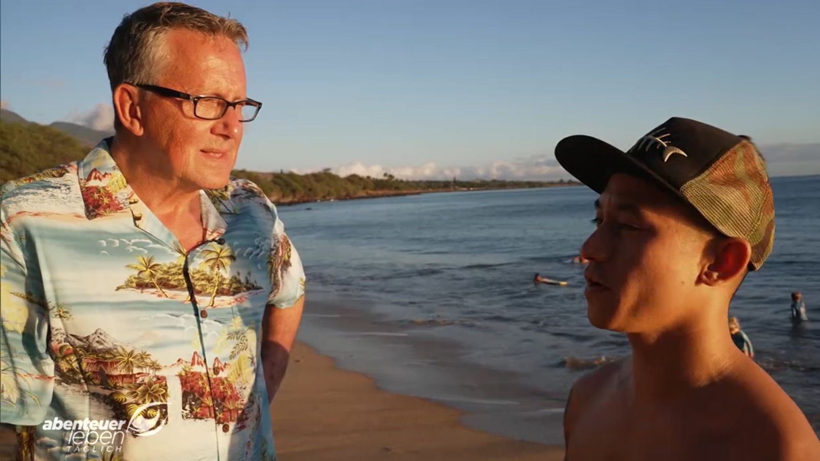 Thema u. a.: Dirk Hoffmann: BBQ auf Hawaii