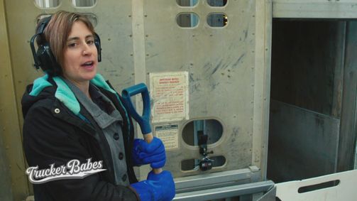 Trucker Babes - 400 PS in Frauenhand Trucker Babes - 400 PS in Frauenhand Folge 9: Pannen auf der Piste: Janines unerwartetes Abenteuer in der kanadischen Wildnis