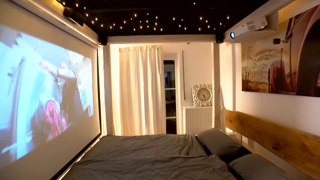 Das DIY-Heimkino-Bett