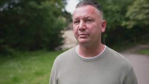 Julia Leischik sucht: Bitte melde dich Julia Leischik sucht: Bitte melde dich Folge 17: Zerbrochene Familie: Denis wurde allein zurückgelassen
