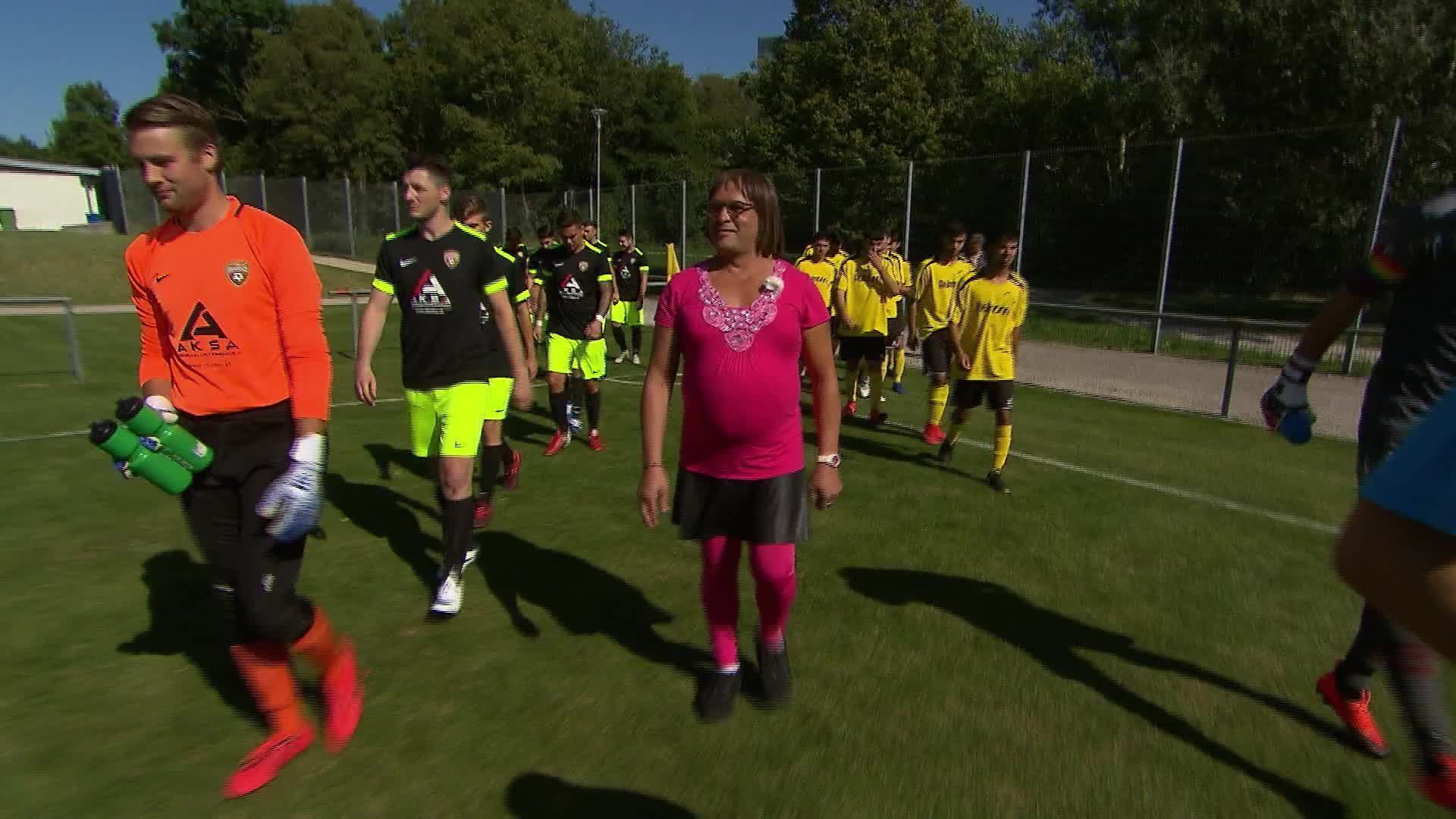 Staffel 4 Folge 1: Tamara, die Fußball Queen