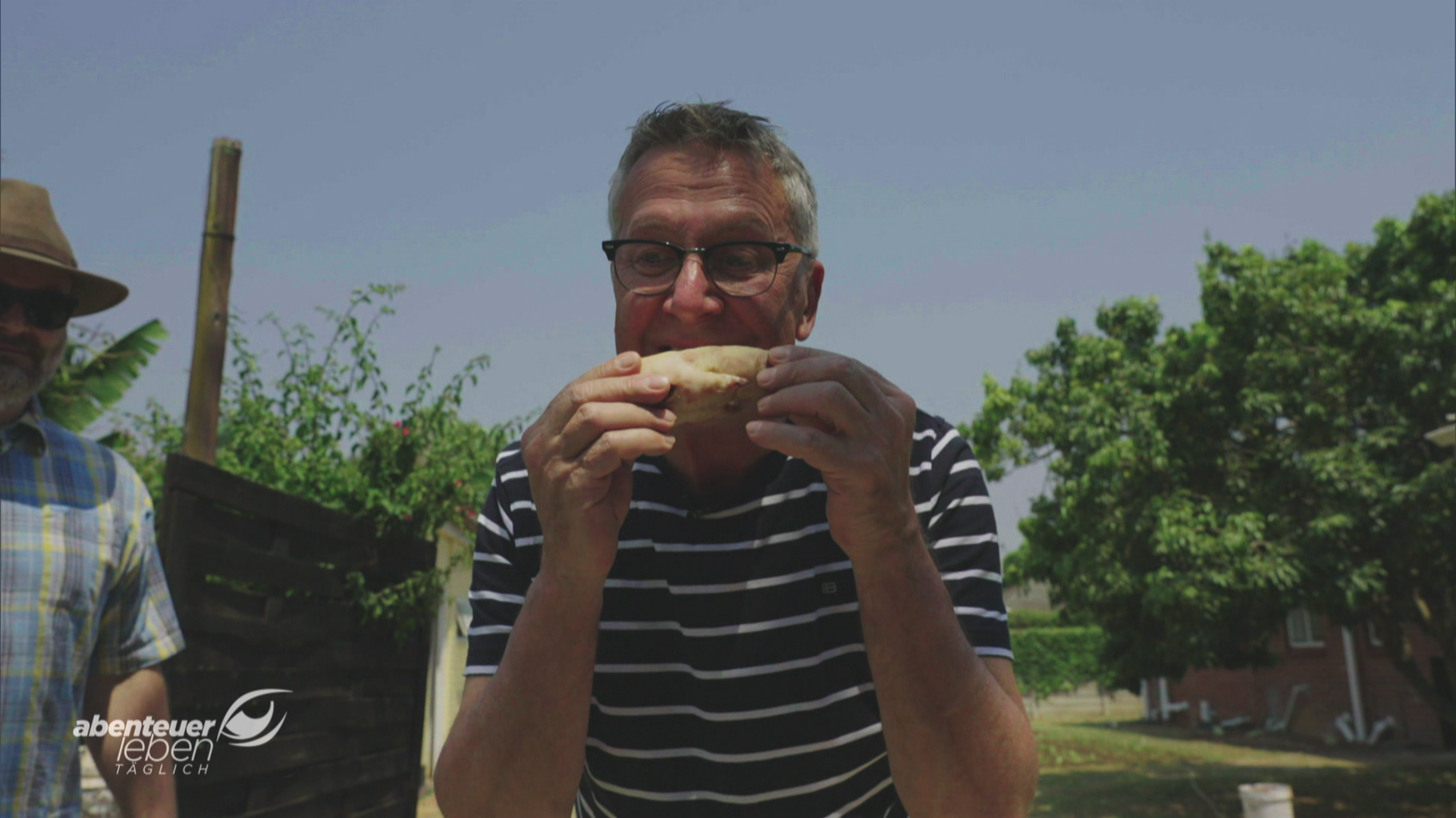 Dirk Hoffmann on Tour in Afrika - So grillt man Eintopf