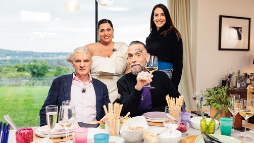 Wahrheit oder Pflicht Wahrheit oder Pflicht - Staffel 1 Folge 3: Staffel 1 Folge 3: Artur Worseg, Nina Hartmann, Costina Munteanu und Roland Ludomirska