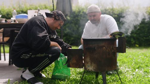 DINNER DUELL Dinner Duell - 02. Staffel Folge 3: Familientraditionen bei CrispyRob