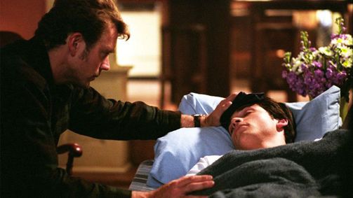 Smallville Smallville Folge 16: Zeitpunkt des Todes: 02:17 Uhr