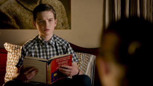 Young Sheldon Young Sheldon Folge 13: Der Greisenbus und die Vorlesung am Telefon