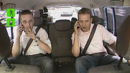 Quiz Taxi Quiz Taxi Folge 8: Bei dieser Frage wissen die Brüder: "Da müssen unsere Ehefrauen helfen"