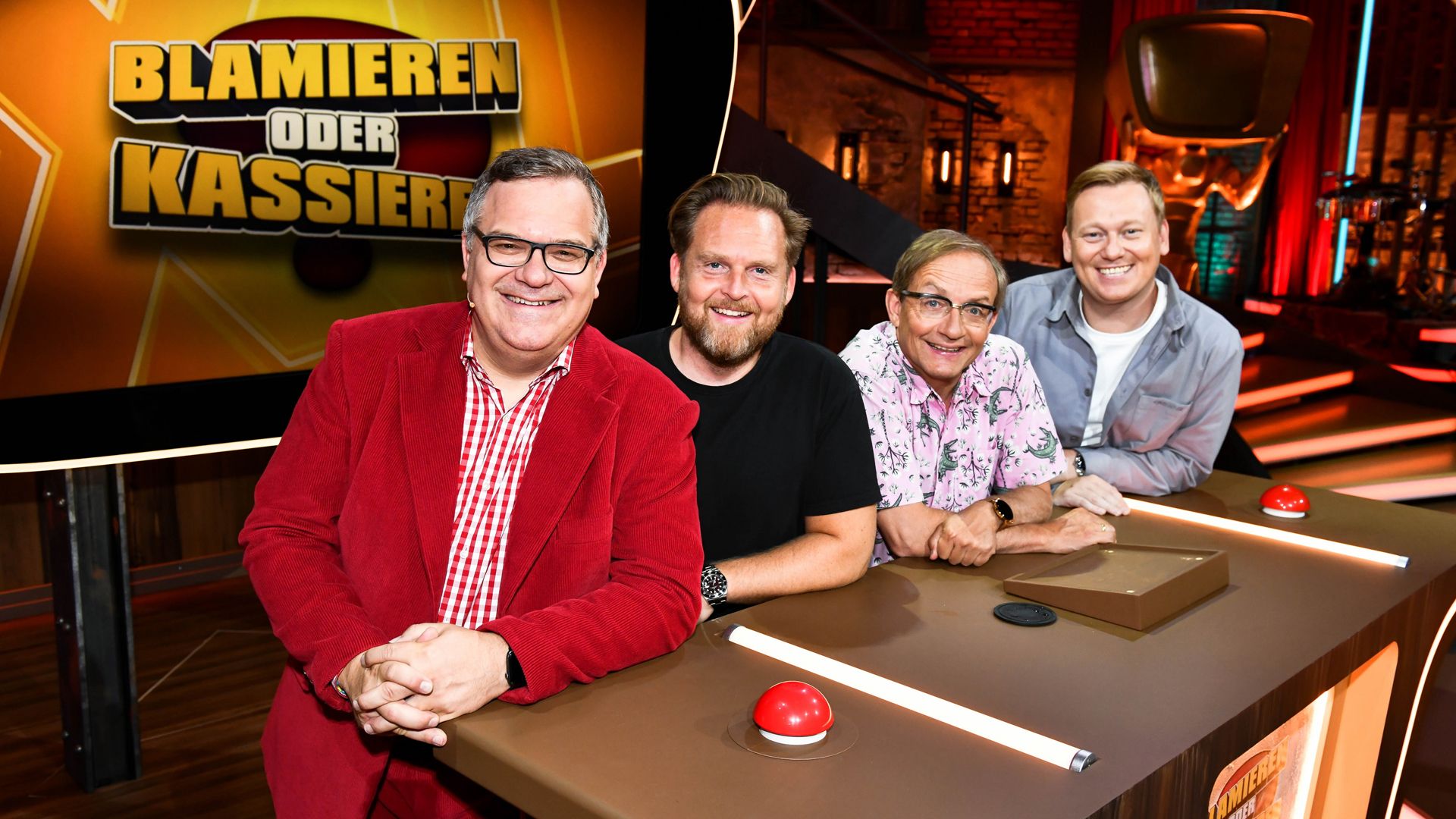 Knossi, Axel Stein und Wigald Boning vs. drei Kandidaten