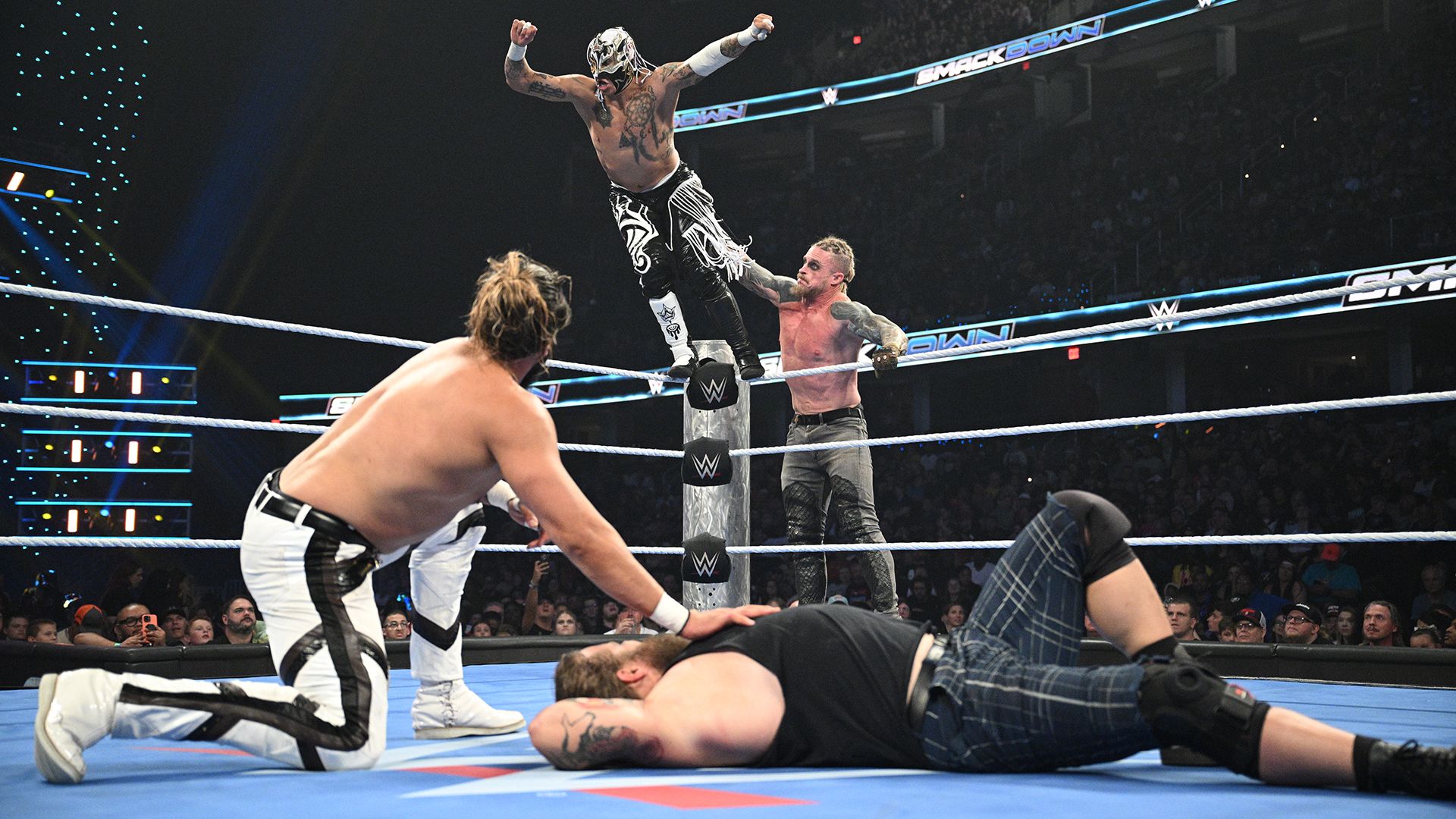 Andrade & Rey Fenix treten an gegen The Wyatt Sicks