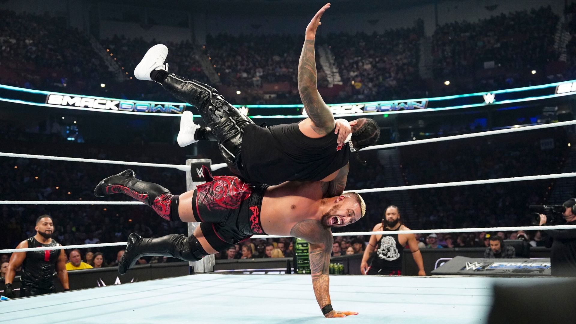 Stress mit The Bloodline: Jimmy Uso will Solo Sikoa fallen sehen