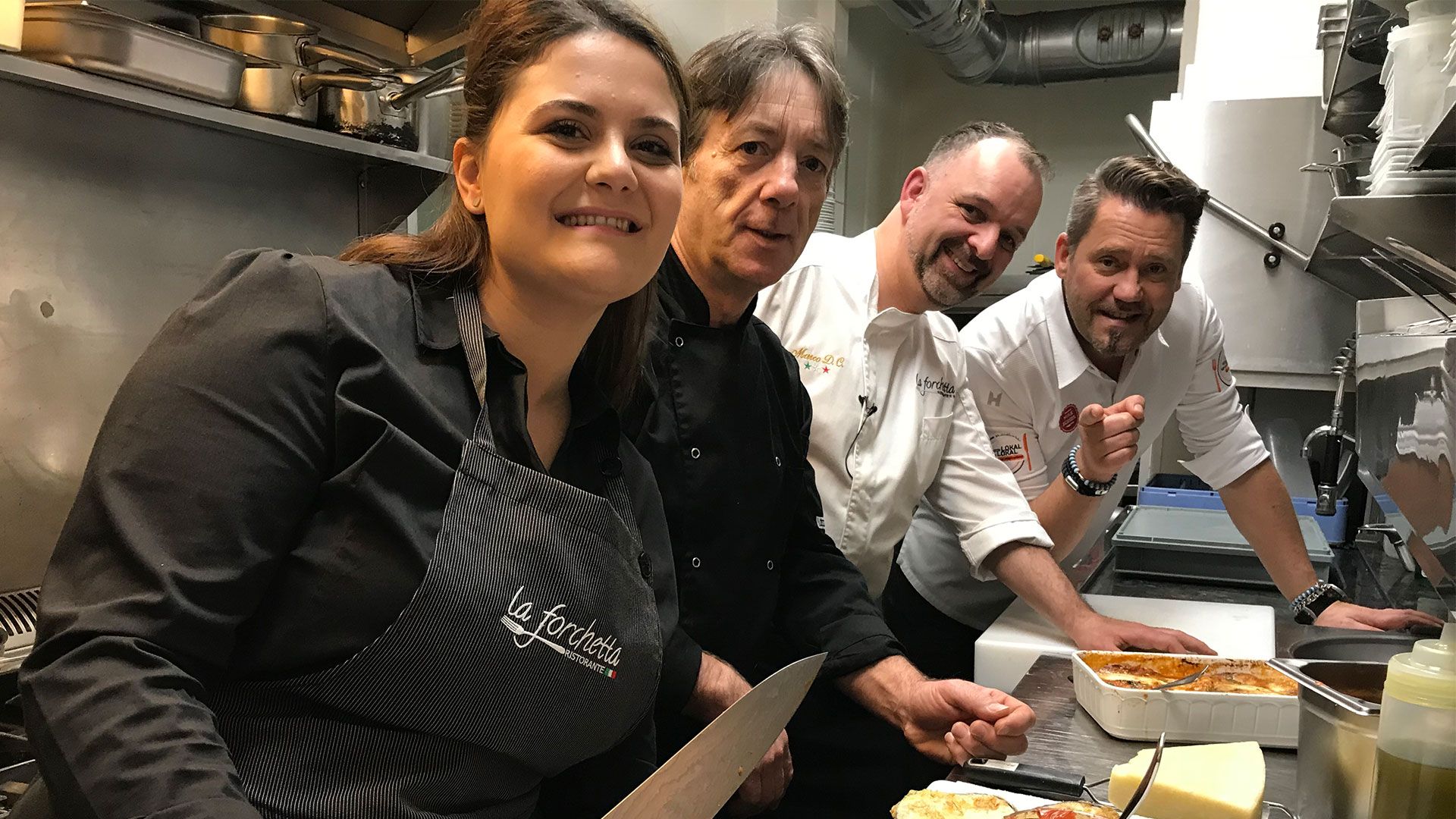 Marco nimmt uns mit nach klein Neapel in seinem Restaurant "La forchetta"