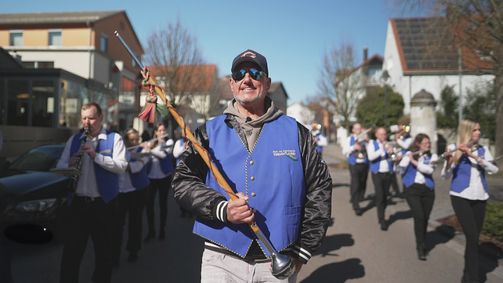 Rosins Restaurants - Ein Sternekoch räumt auf! Rosins Restaurants - Ein Sternekoch räumt auf! Folge 1: Einmarsch in die "Wallmüllerstuben": Frank mit der Stadtkapelle Treuchtlingen