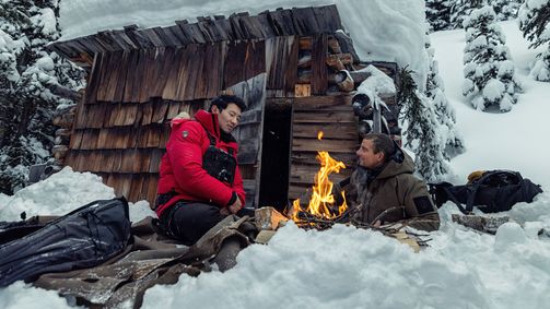 Bear Grylls: Stars am Limit - Die Challenge Bear Grylls: Stars am Limit - Die Challenge Folge 2: Simu Liu