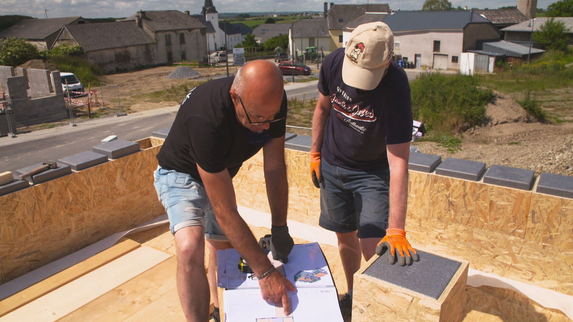 Schnell & günstig bauen? Ein echtes Haus aus XXL-Kinder-Bausteinen