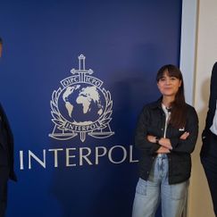 Was weiß Interpol? Im Kommandoraum der weltgrößten Polizei