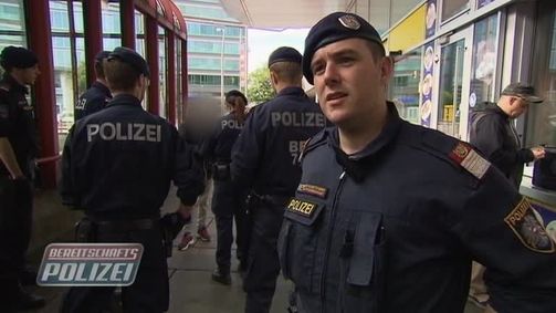 Die Bereitschaftspolizei Die Bereitschaftspolizei Folge 4: Die Bereitschaftspolizei - Staffel 1 Folge 4