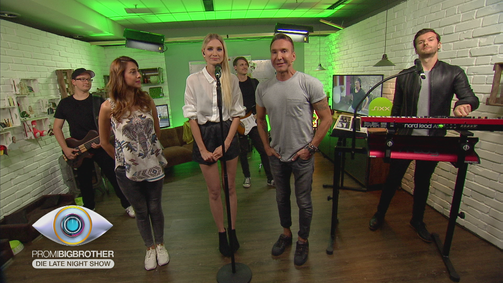 Promi Big Brother - Die Late Night Show Promi Big Brother - Die Late Night Show Folge 12: Zu Gast: Glasperlenspiel