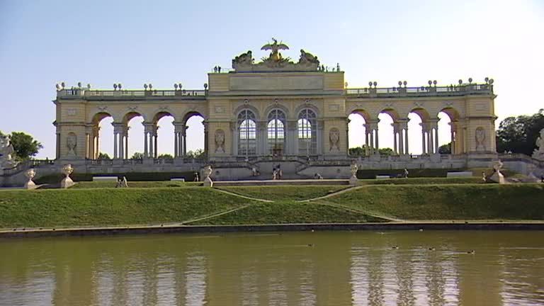 ATV Die Reportage - Hinter den Kulissen von Schönbrunn