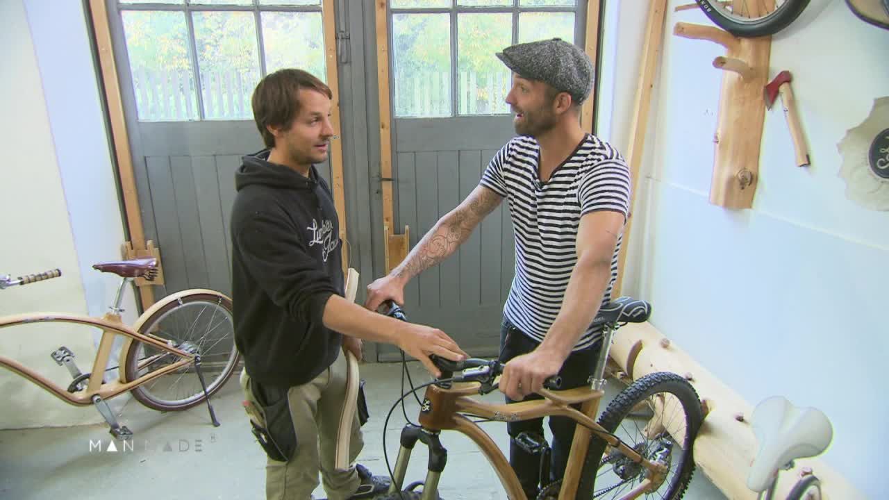 Niels in der Holzbike-Werkstatt