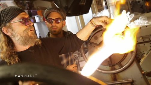 Man Made Man Made Folge 7: Niels beim  Glasbläser