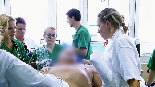 Achtung Notaufnahme Staffel 02 Folge 25: Thema u. a.: Oktoberfest mit Folgen