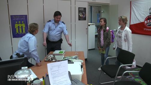 Inspektion 5 - Köln Mülheim Staffel 01 Folge 6: Kleine Hände, lange Finger