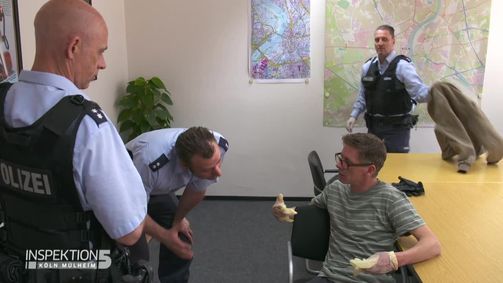 Inspektion 5 - Köln Mülheim Staffel 01 Folge 9: Karsten, der Katzenkiller