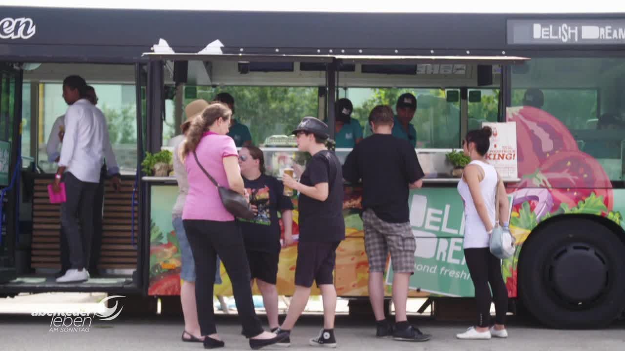 Fast Food statt Fahrkarten - Ein Linienbus wird zum Foodtruck