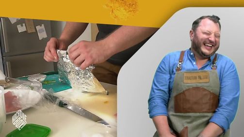 Koch die Box! Koch die Box! Folge 14: Zu einem guten Lacher fehlt dem Profi nur noch ein gutes Essen!