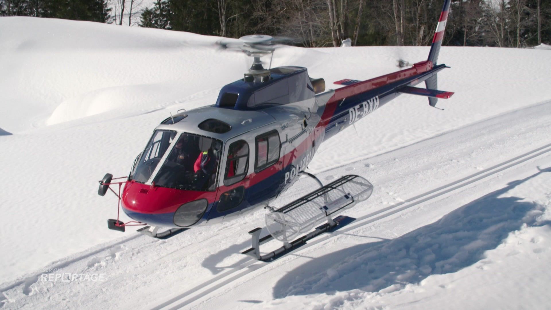 Alpinpolizei - Einsatz im Helikopter, auf Skiern und am Berg