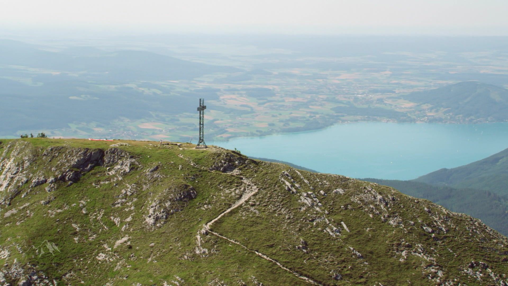 Attersee - Steile Felsen, tiefe Wasser