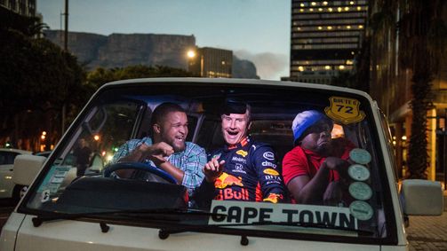 Red Bull Racing Road Trips Red Bull Racing Road Trips Folge 1: David Coulthard fährt ein Taxi in Kapstadt