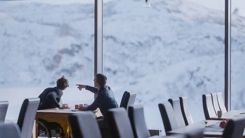 Limit/less Limit/less S1 Folge 2: Natascha Badmann und Claire Danson in der Schweiz
