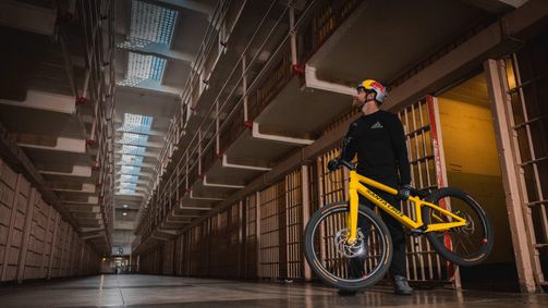 Danny MacAskill : Postcard from San Francisco Danny MacAskill: Postkarten aus San Francisco  Folge 6: Zurück hinter Gittern