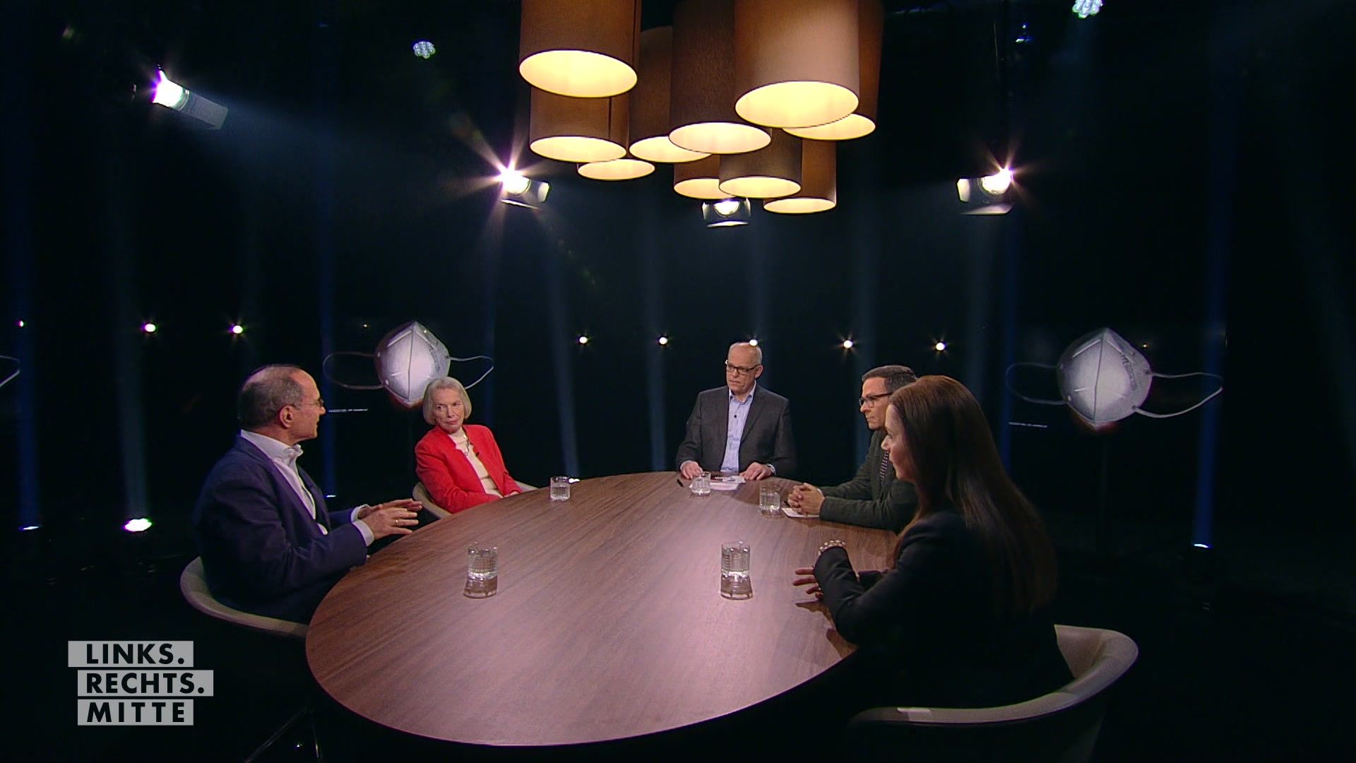 Skandal um Maskenhersteller / Zwischen Impfen und Öffnen / Frauen in der Pandemie