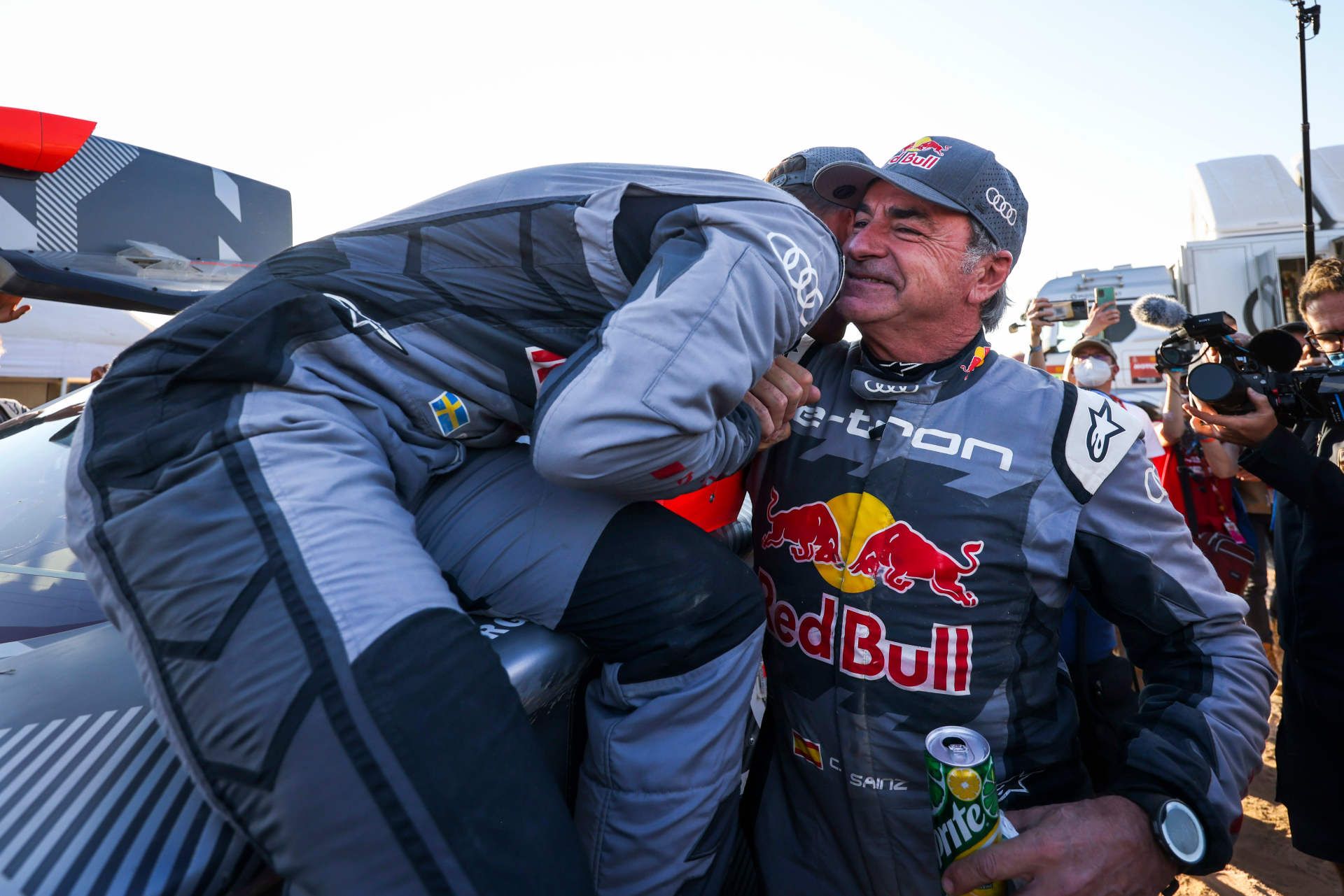 Live to Compete S1 E6: Carlos Sainz bei Rallye Dakar