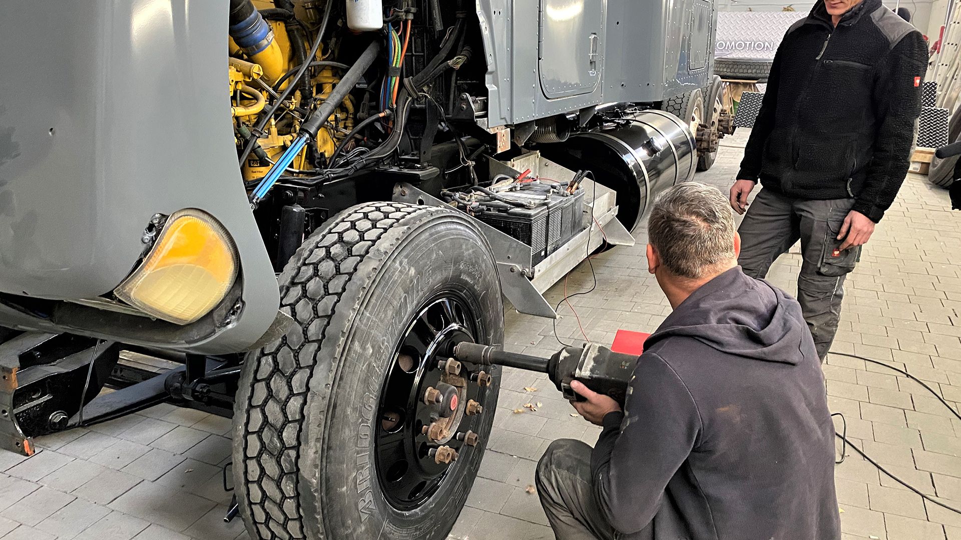 Ein Bierfass auf drei Achsen
