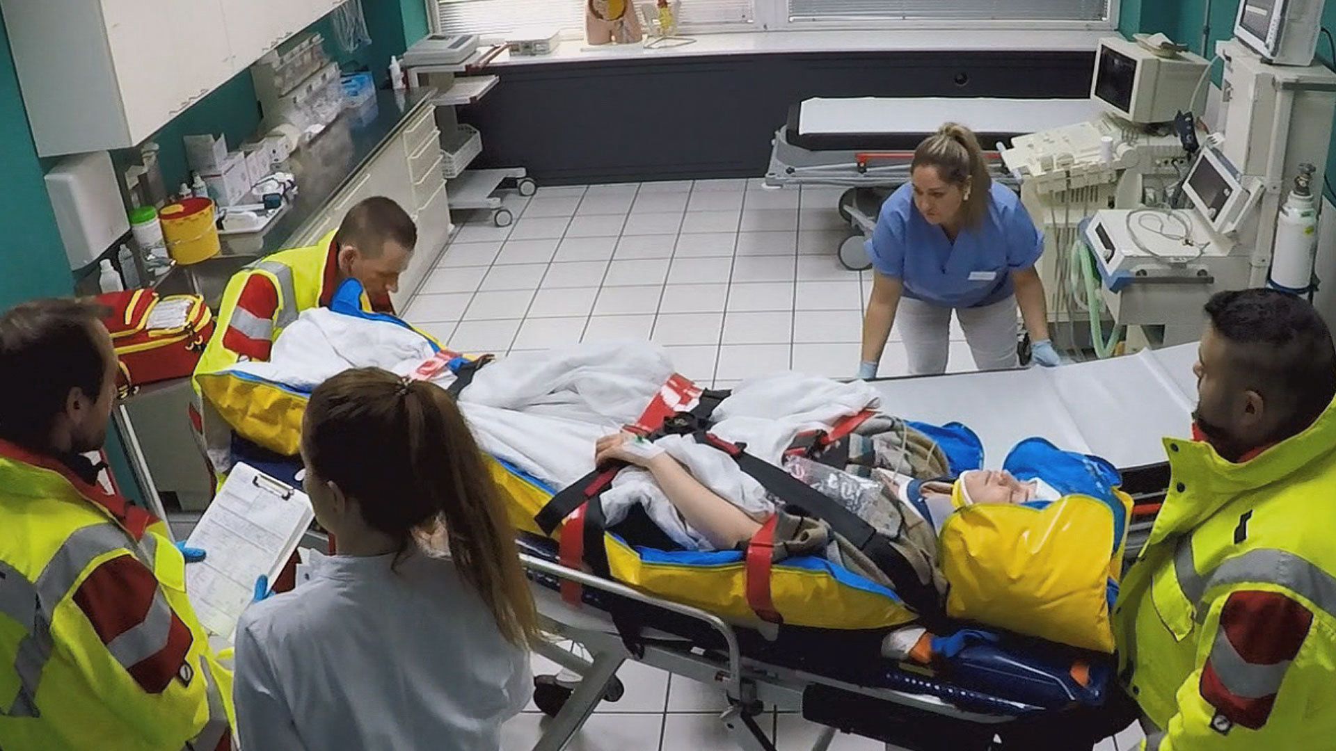 Klinik am Südring Staffel 3 Folge 81 Wie vom wilden Affen gebissen Klinik am Südring Staffel 3 Folge 81 Wie vom wilden Affen gebissen