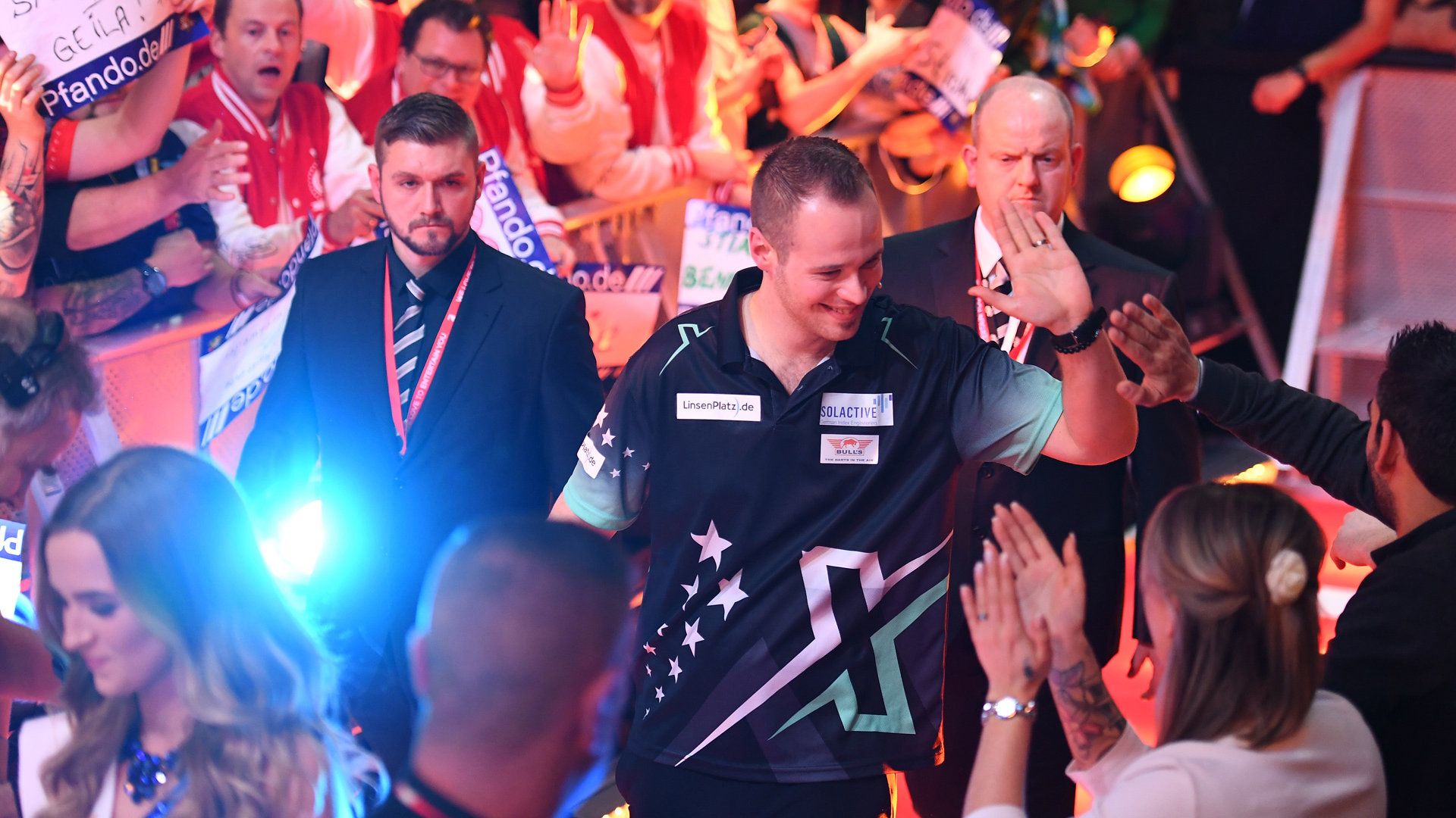 Die PromiDartsWM Staffel 2020 Folge 1 Die PromiDartsWM 2020