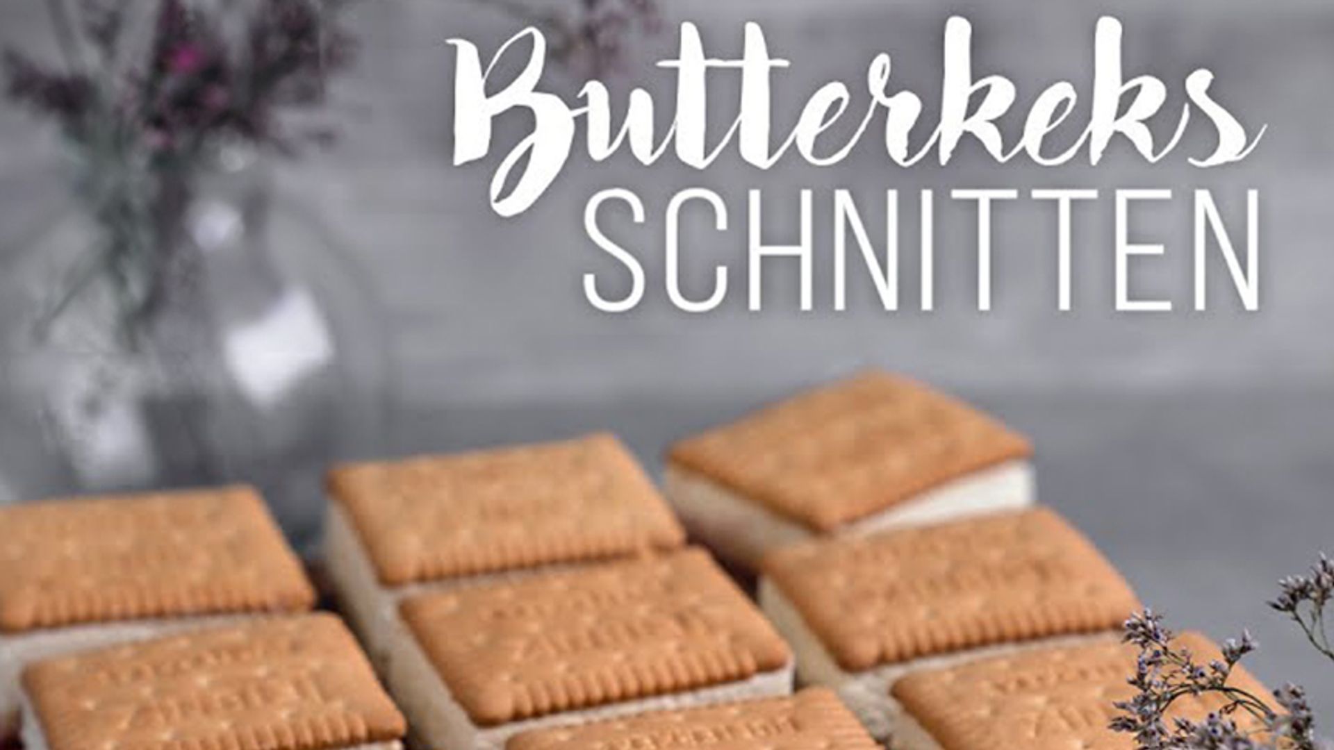 Butterkeks-Schnitte mit Vanillepudding, Fruchtschicht und Sahne / Sallys Welt