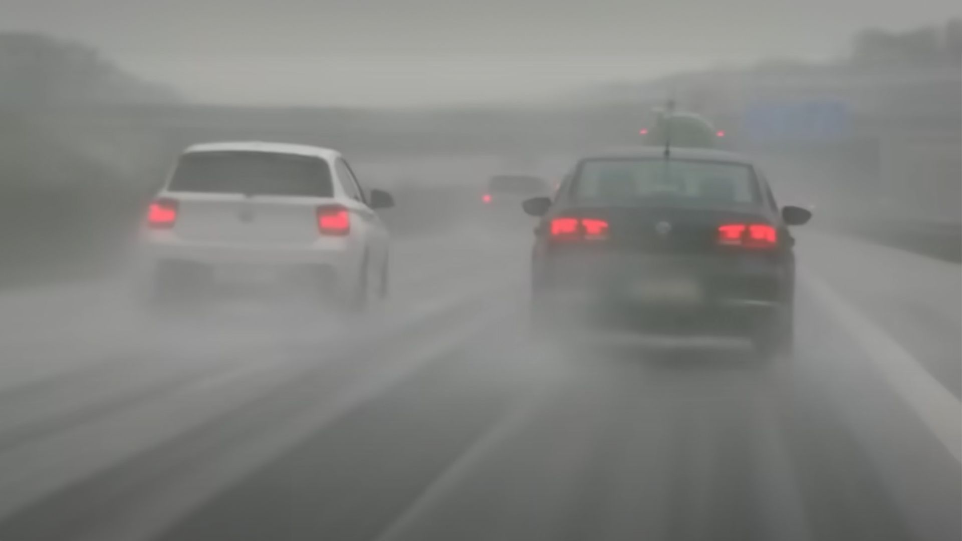 Jagd auf Regen-Raser - Die Autobahnpolizei