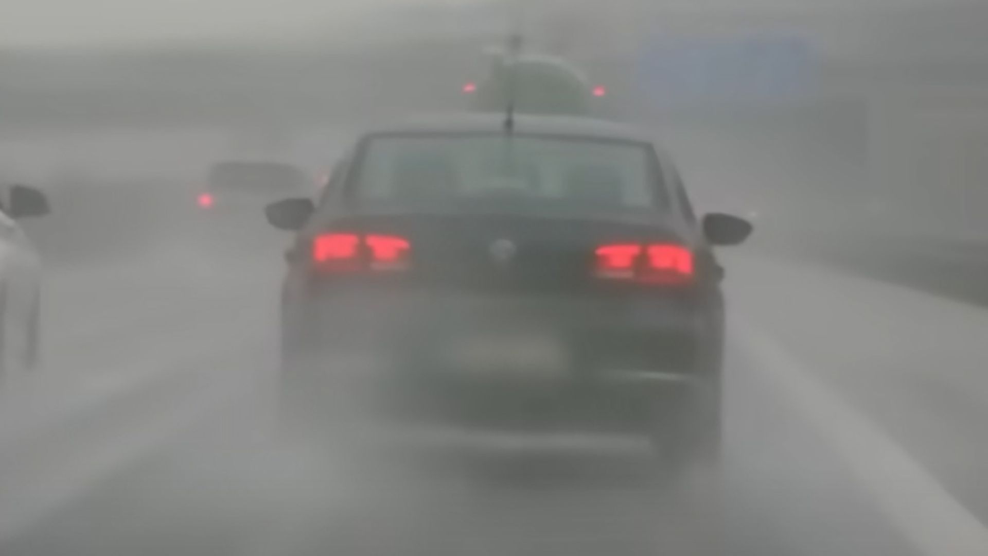 Jagd auf Regen-Raser - Die Autobahnpolizei