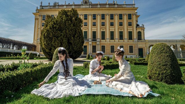 Schönbrunner Frühlingsgeschichten - Von Veilchen, Zitrusbäumen und kulinarischen Träumen