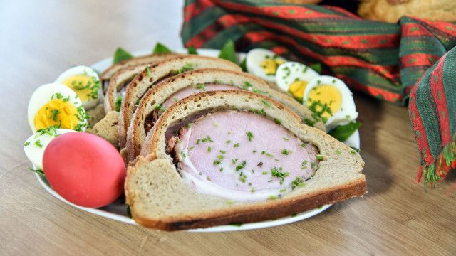 Feiern mit Osterbrot und Festtagsbraten - Bräuche und Kulinarik rund ums Osterfest