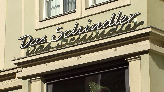 Café Schindler - Apfelstrudel und Antisemitismus