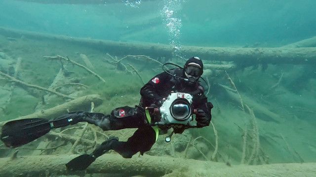 Österreich-Bild aus dem Landesstudio Kärnten: Das Blau der Stille - Aus dem Leben eines Unterwasserkameramannes