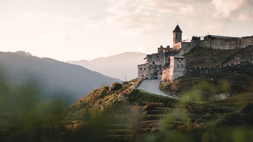 9 Plätze - 9 Schätze 9 Plätze - 9 Schätze Folge 12: 9 Plätze – 9 Schätze: Burg Landskron (Kärnten)