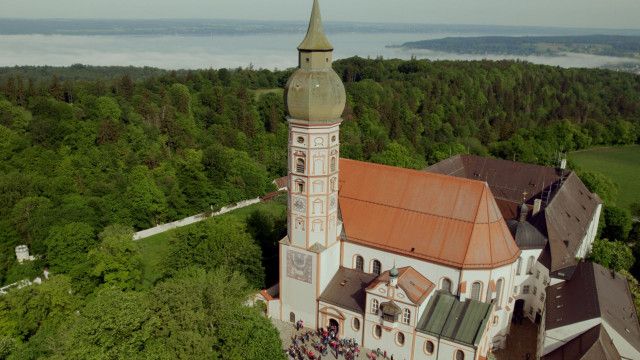 kreuz und quer: Mauern der Freiheit - Die Gottsucher von Andechs und St. Bonifaz